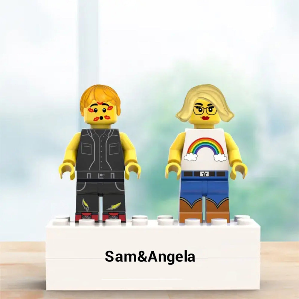 Koppel Minifigs – Gepersonaliseerd Liefdescadeau met Gegraveerde Basis en Displaybox